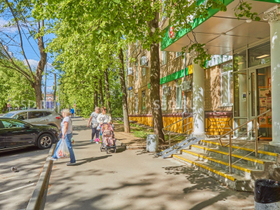 Москва, 14-я Парковая ул, д 8 – 576 м² | Продажа арендного бизнеса – ПЯТЕРОЧКА и аптека Шах