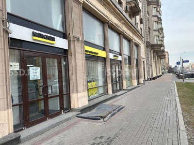 проспект Мира 81 / 466,6 кв. м. / Продажа торгового помещения