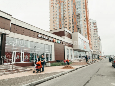 Мо, г. Лобня,  ул. Ленина, 67, ТЦ Катюшки - 6720м2/Продажа АБ Ашан, ВкусВилл, Улыбка радуги, 4 Лапы, Детский мир, DNS, Мелодия здоровья