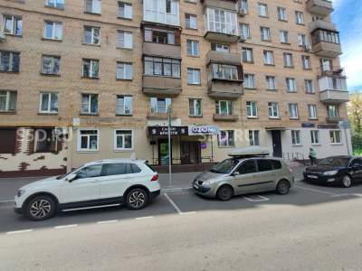 Москва, ул. Артюхиной, дом 8/10 - 178 м2 / Продажа торгового помещения с ремонтом