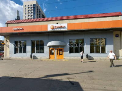 Юных Ленинцев, д. 101 - 674.4 м2/ Продажа торгового помещения с арендатором Дикси, Билайн